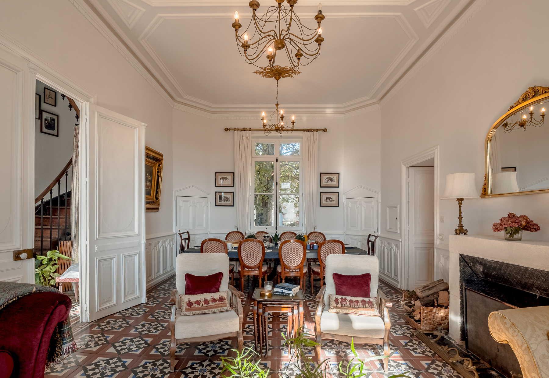 Dining area from salon-chateau-de-la-vigne-1