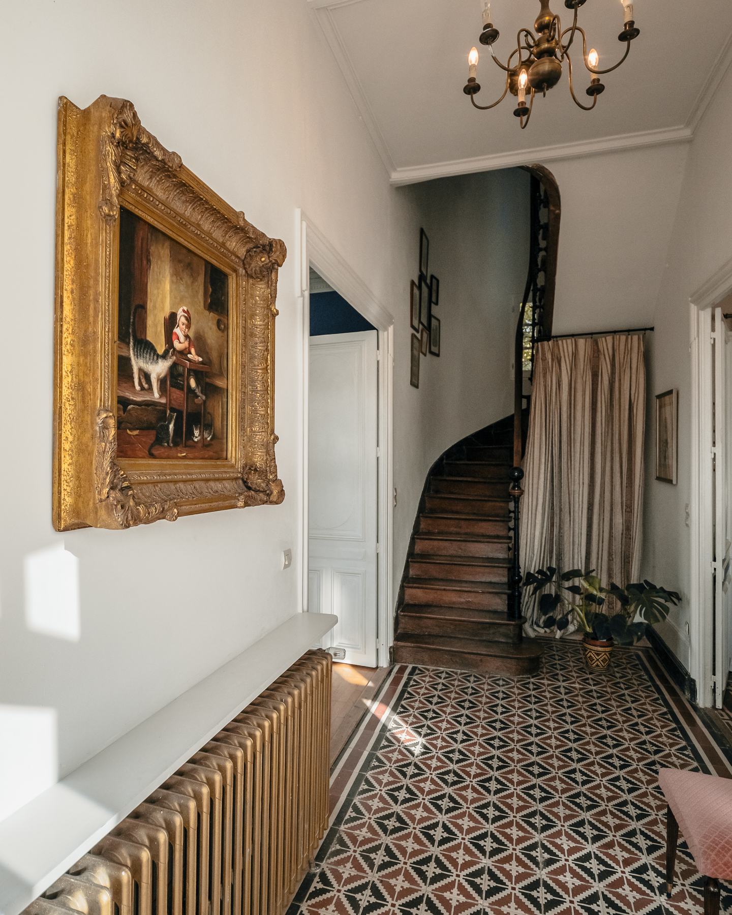Chateau staircase-chateau-de-la-vigne 4