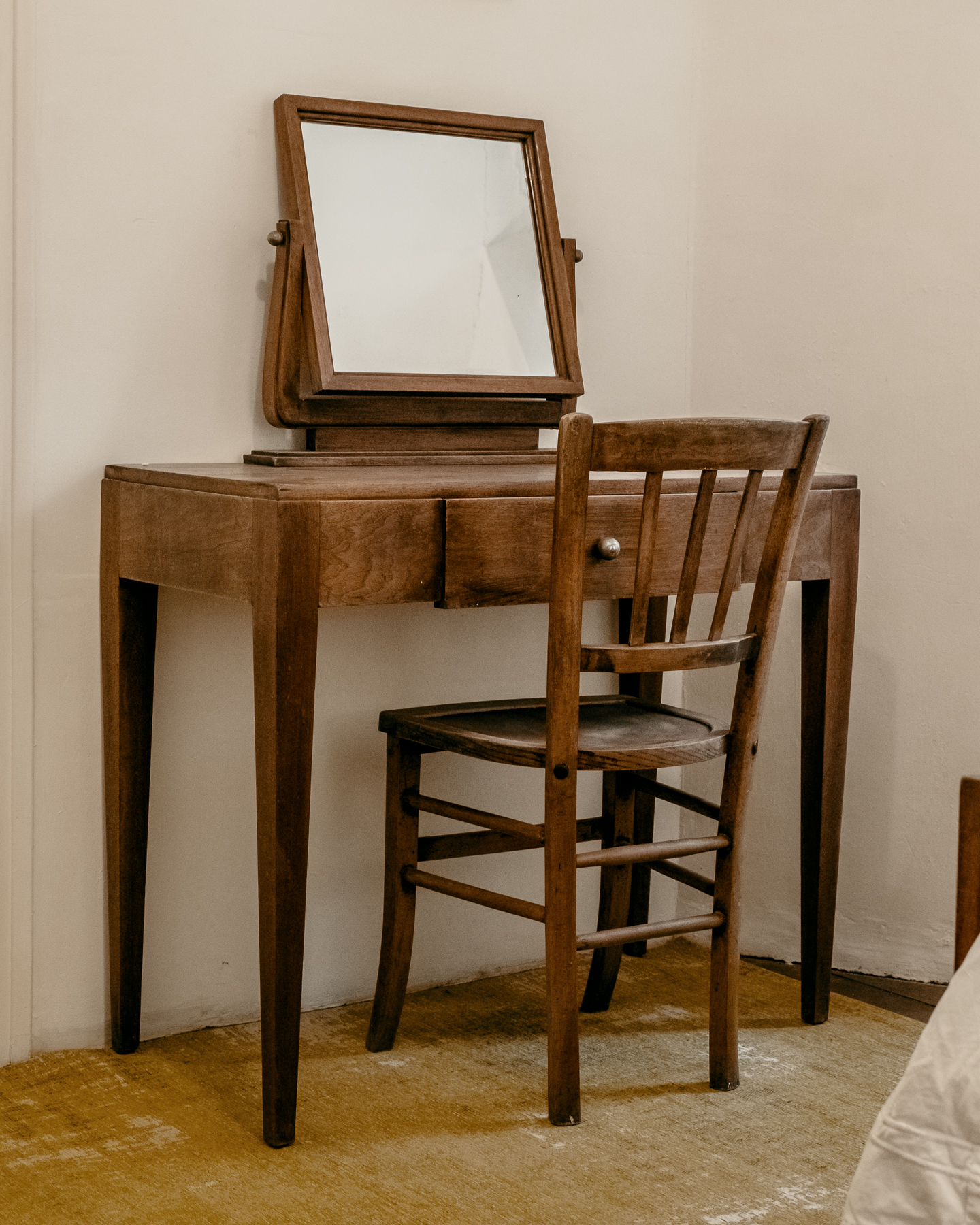 Dressing Table at Chateau de la Vigne