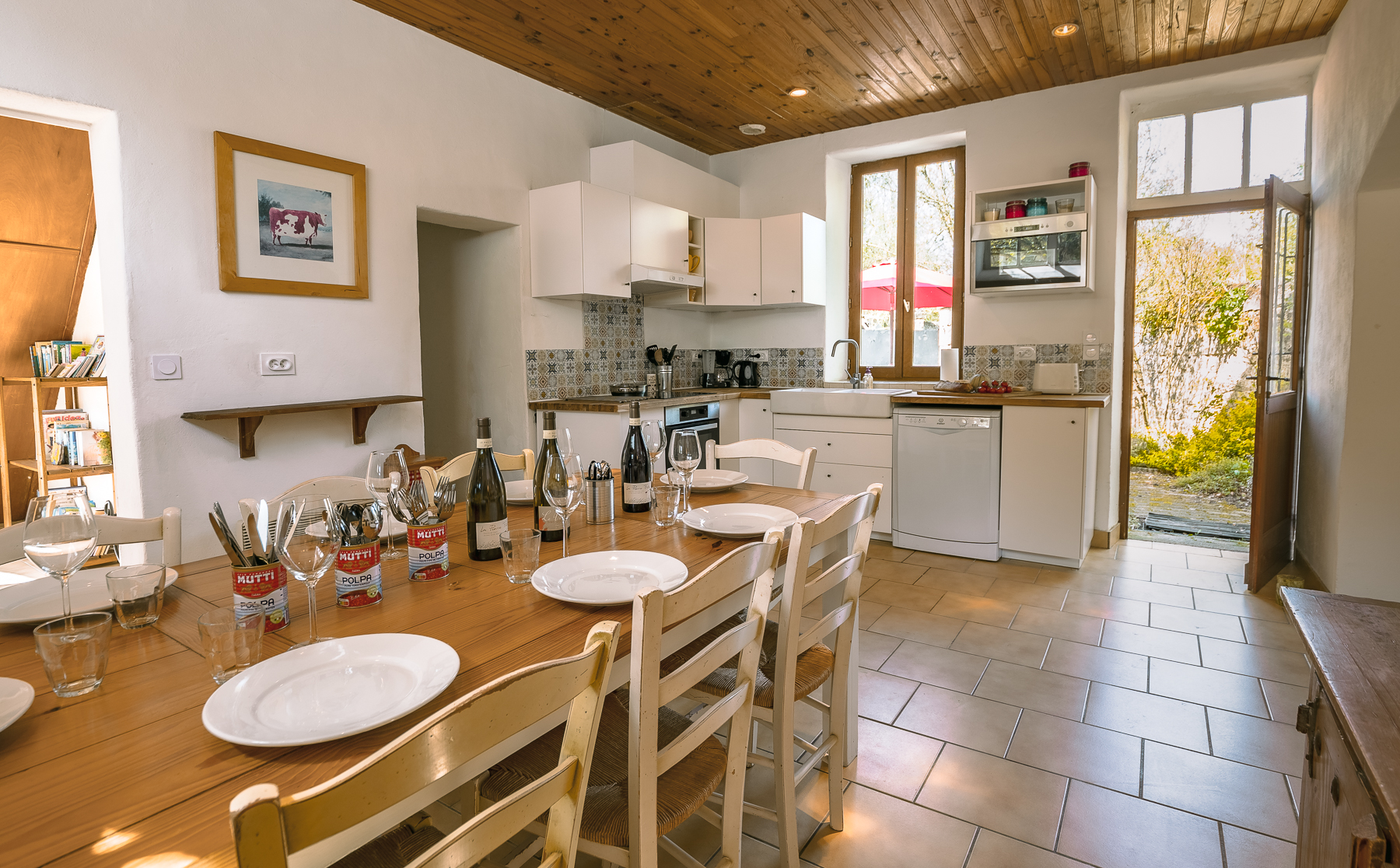 Coach House dining and kitchen at Chateau de la Vigne