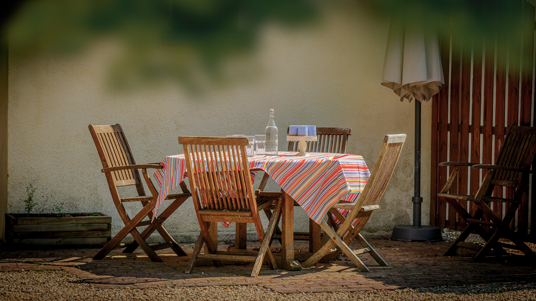 Farm Cottage Outdoor dining at Chateau de la Vigne